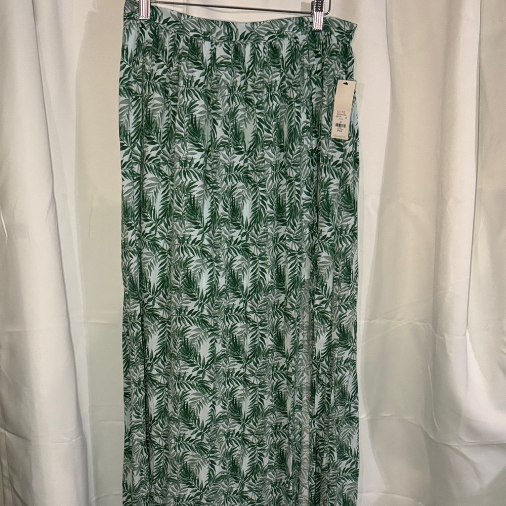 Francesca's MI Ami Collections Green Leaf Print Maxi Skirt size medium